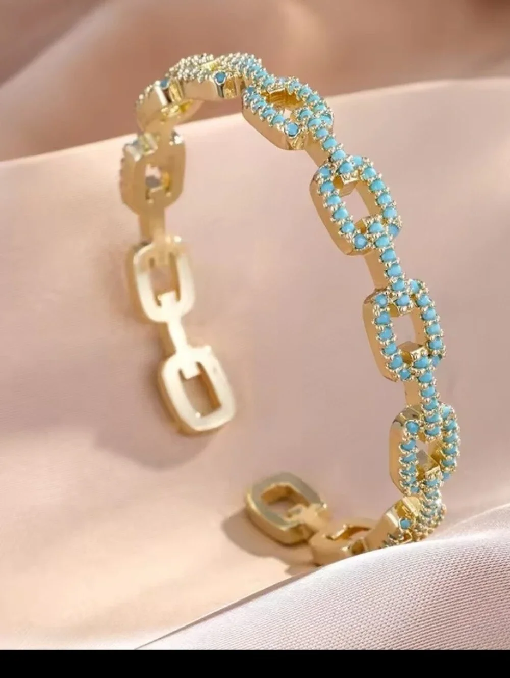Luxury Micro Pave AAA Zirconia Hollow Link Cuff Bracelet with Turquoise Crystals